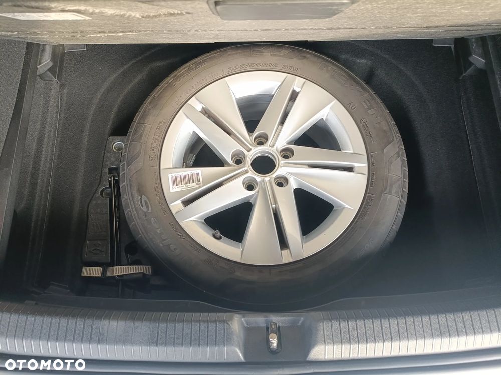 Volkswagen Golf - 33