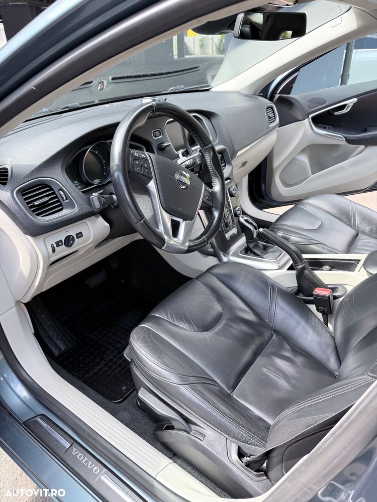 Volvo V40 D2 Aut. Summum - 7