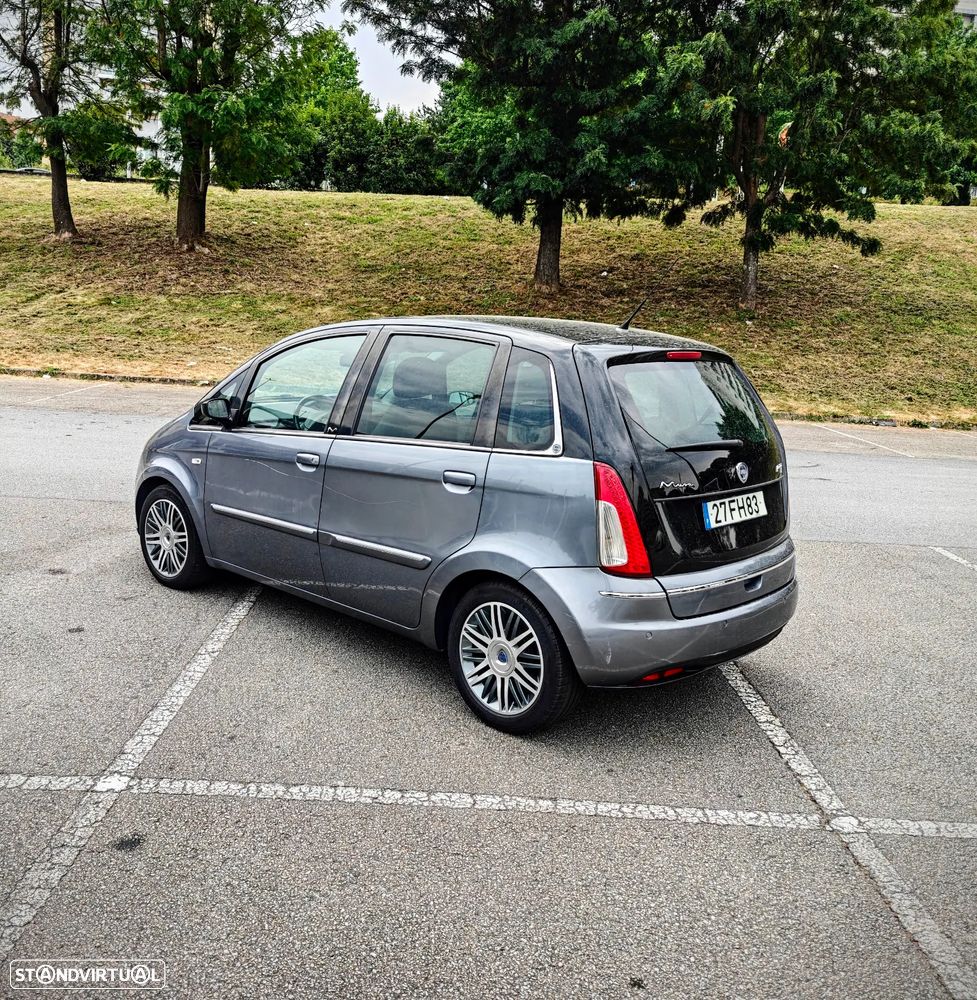 Lancia Musa 1.3 Multijet 16v DPF Auto Platinum - 31