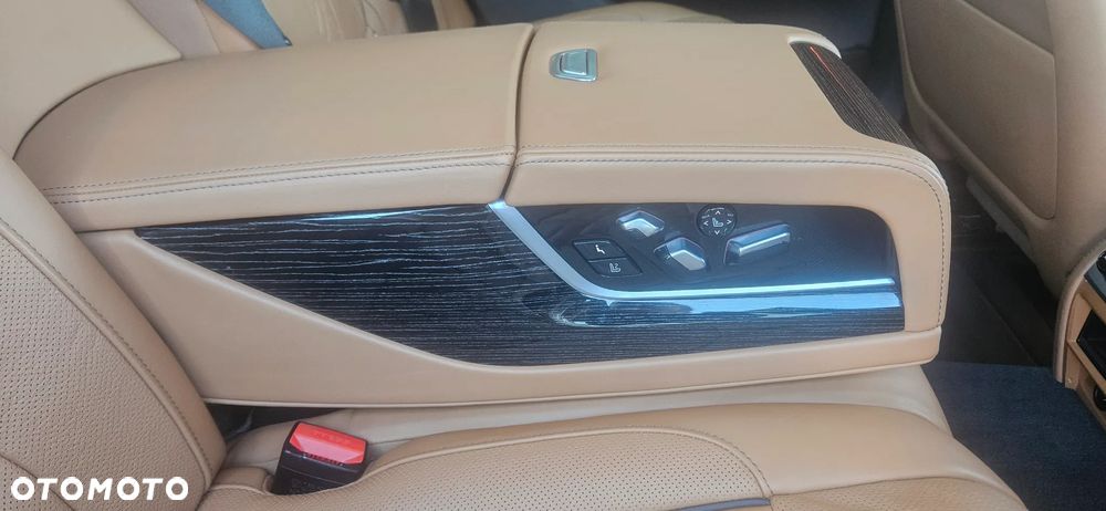 BMW Seria 7 740d xDrive mHEV - 20