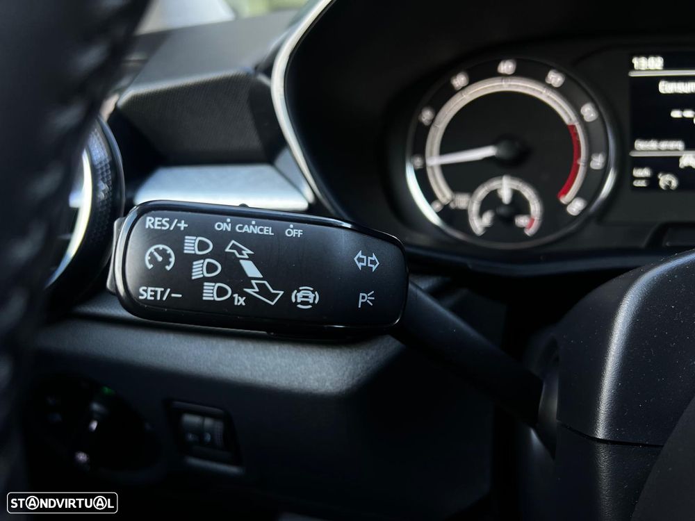 Skoda Fabia 1.0 MPI First Edition - 42