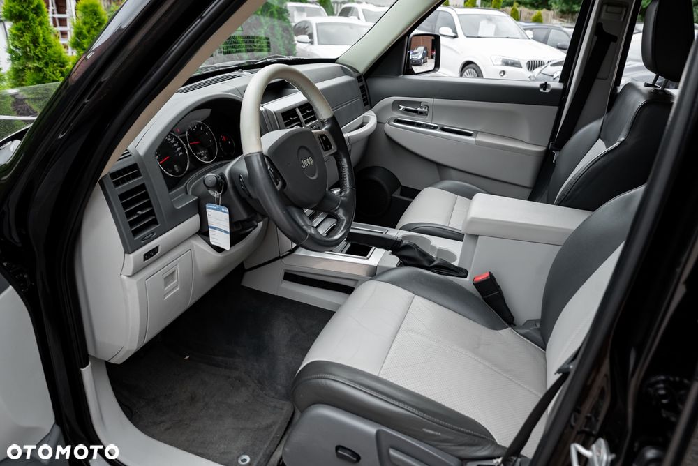 Jeep Cherokee - 16