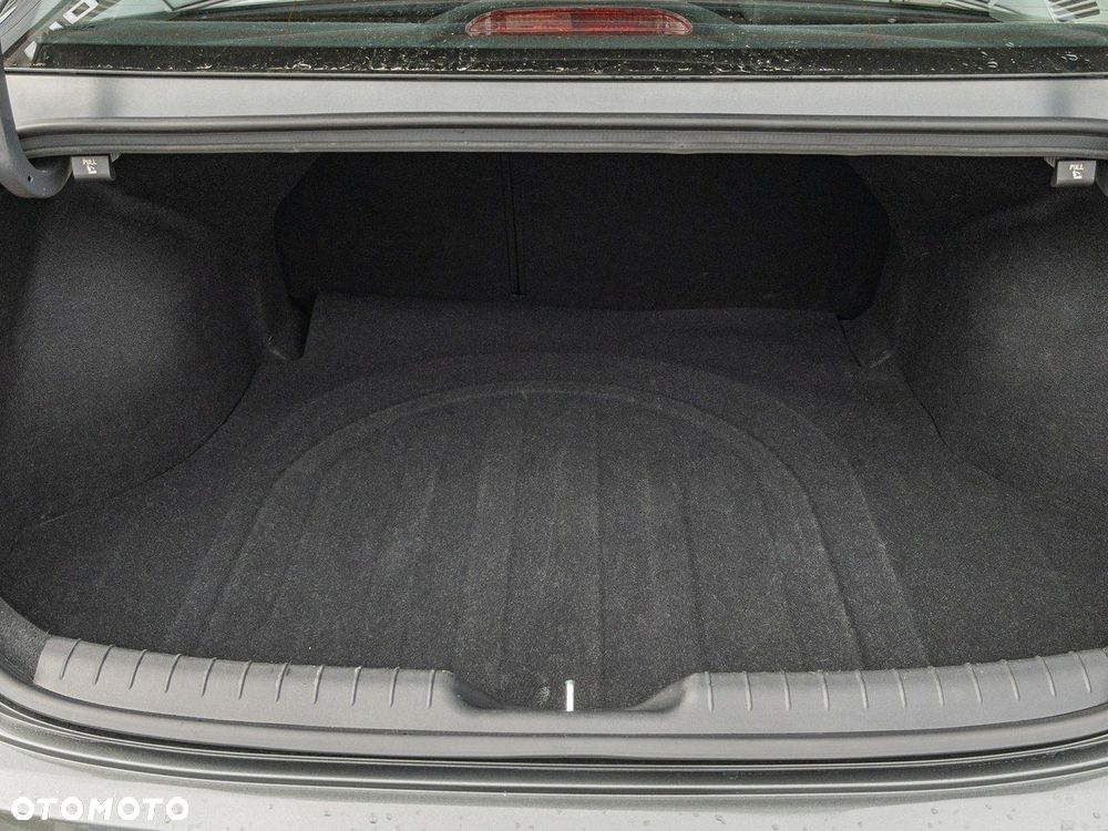 Hyundai Elantra - 26