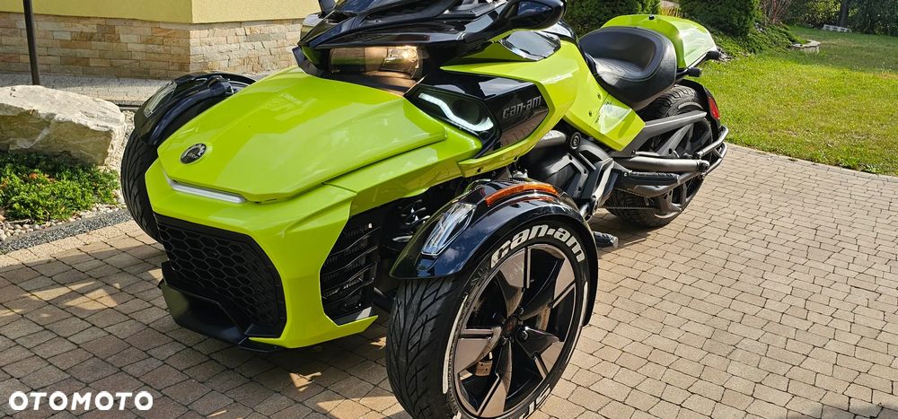 Can-Am Spyder - 1