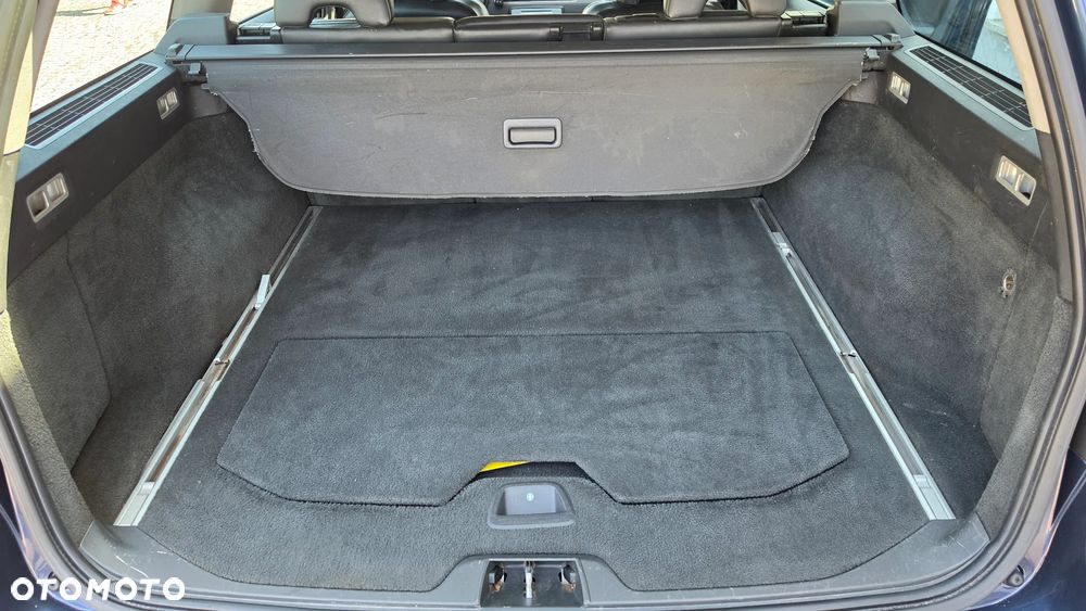 Volvo V70 2.5T Momentum - 22