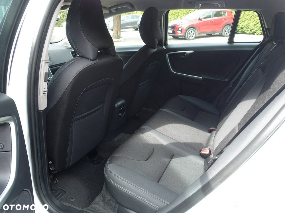 Volvo V60 D4 Geartronic - 17
