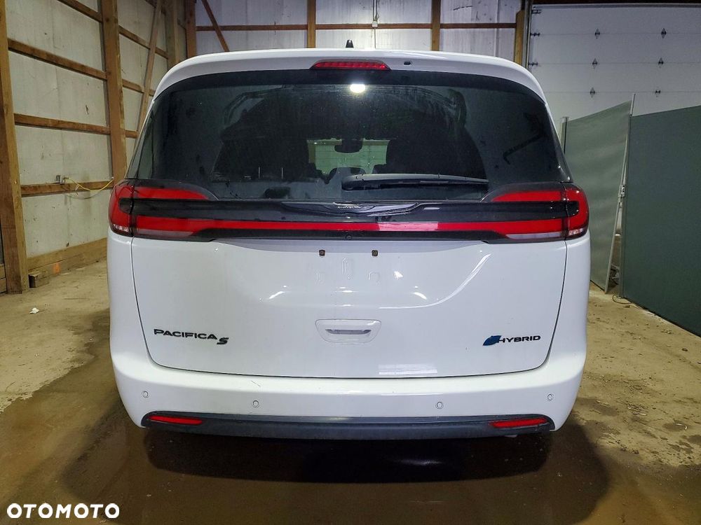 Chrysler Pacifica - 6