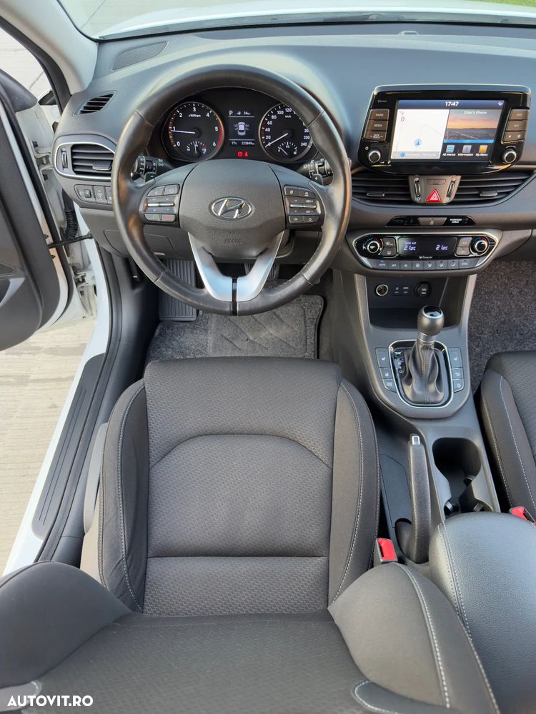 Hyundai i30 1.6 CRDI Automatik Style - 26