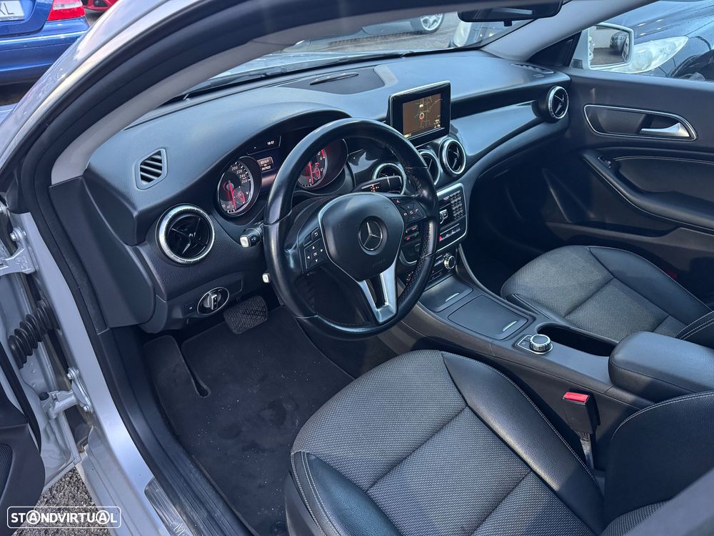 Mercedes-Benz CLA 220 d 7G-DCT Urban - 9