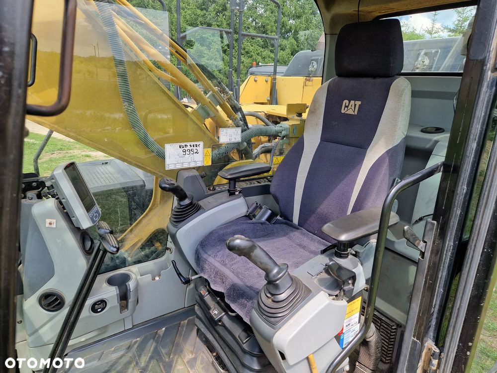 Caterpillar 329E - 34