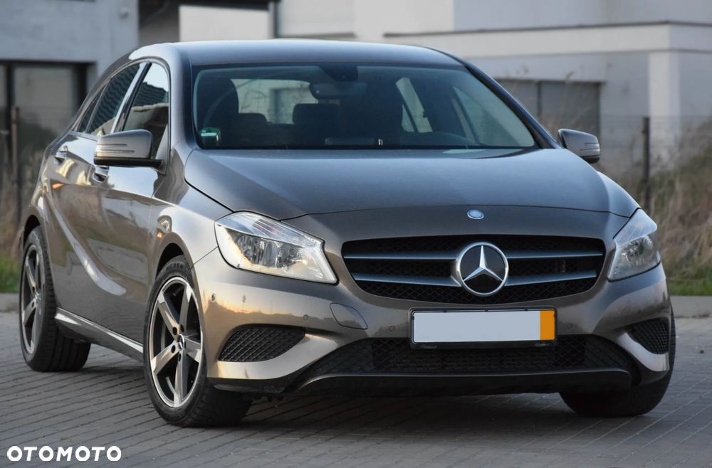 Mercedes-Benz Klasa A 180 BlueEfficiency Edition - 34