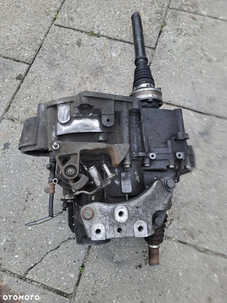 Volkswagen Passat B6 2.0 TDi 140KM skrzynia 6-biegowa kod HDV