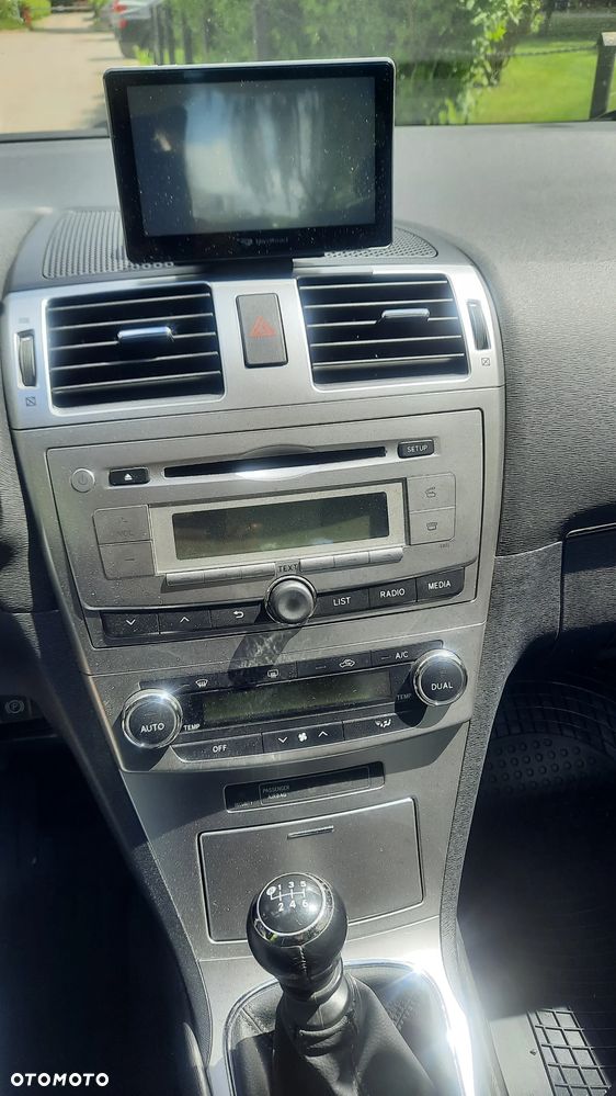 Toyota Avensis 1.8 Sol - 5