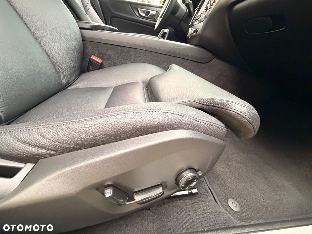 Volvo V60 T4 Geartronic Momentum Pro - 18