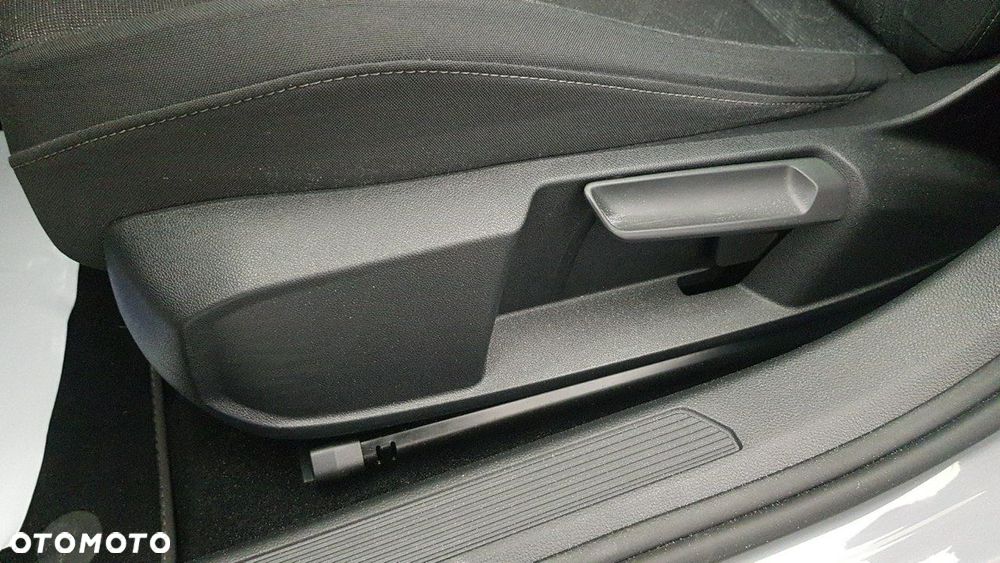 Volkswagen Golf - 27