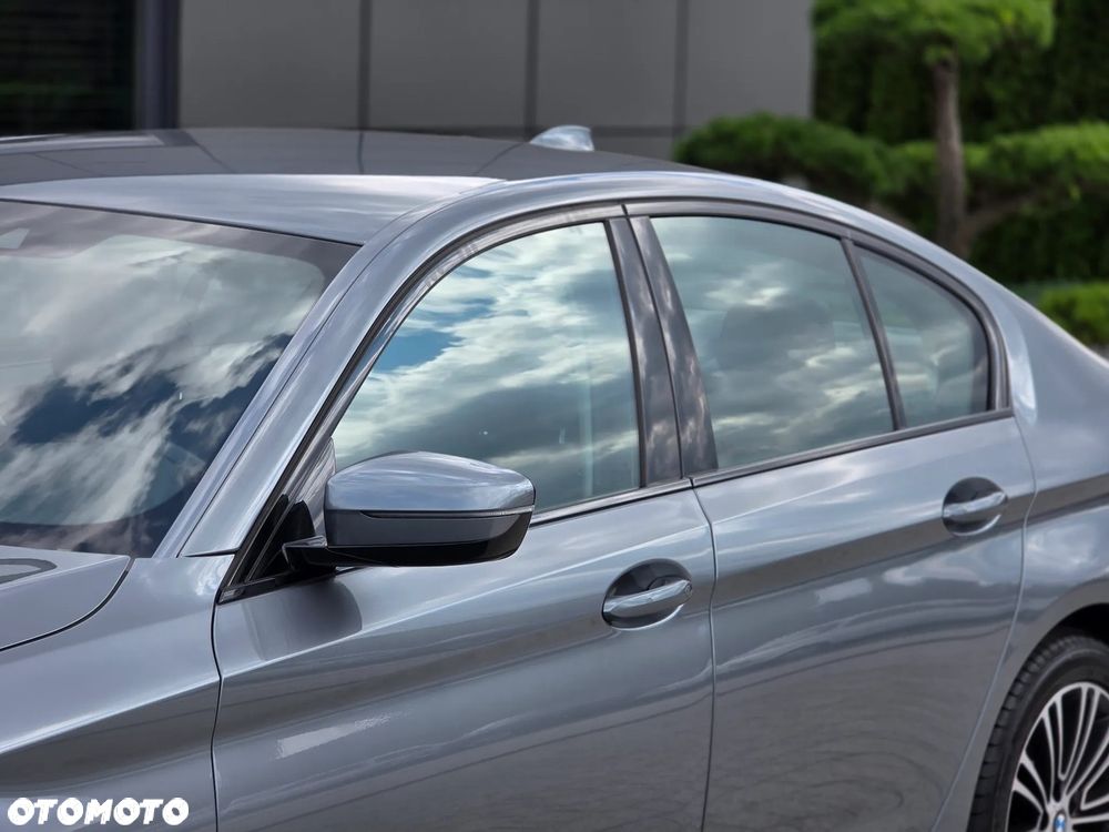 BMW Seria 5 520i GPF Sport Line sport - 36