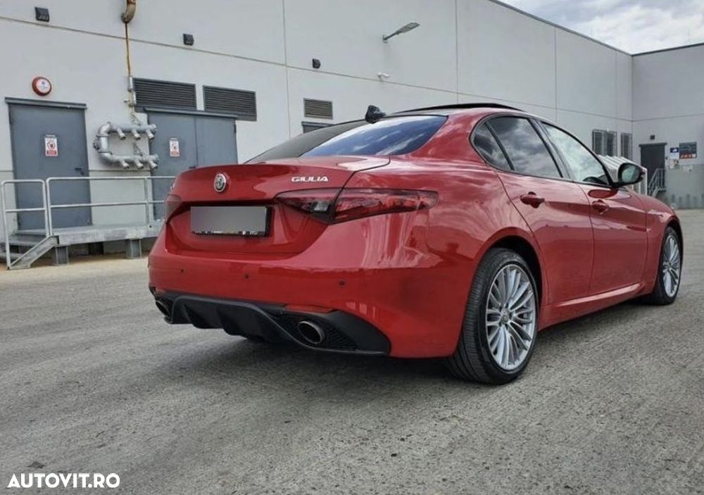 Alfa Romeo Giulia 2.2 JTDM AWD Aut. Veloce - 10