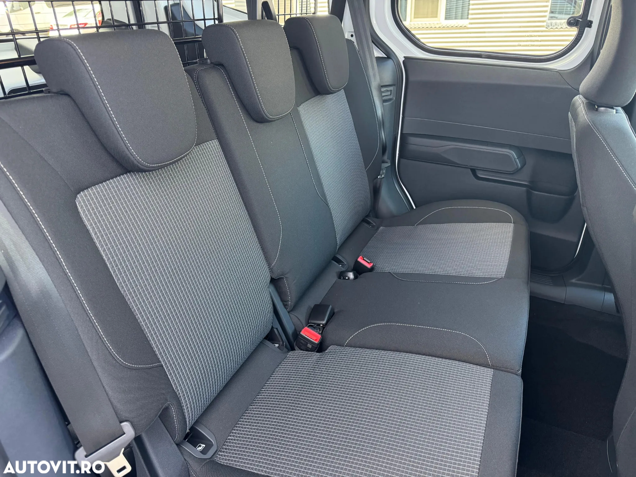 Ford Courier - 10