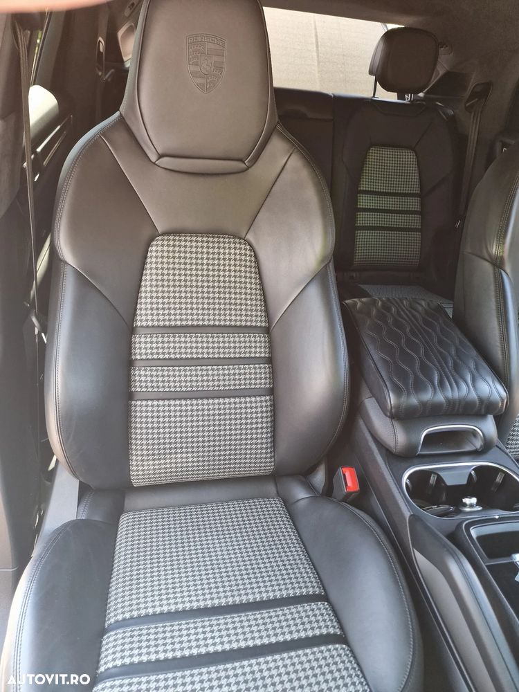 PORSCHE Cayenne 2020 — imagine 21