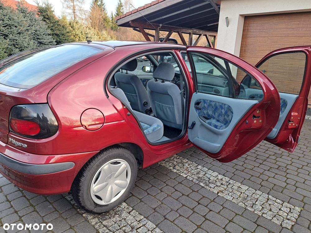 Renault Megane 2.0 RT - 14