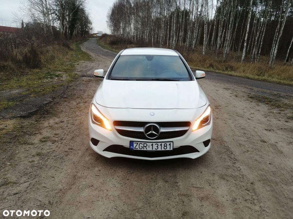 Mercedes-Benz CLA 250 4Matic 7G-DCT - 18