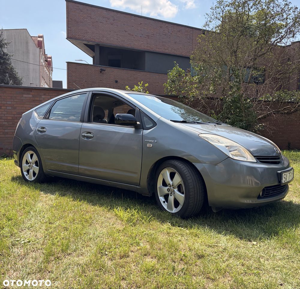 Toyota Prius - 3
