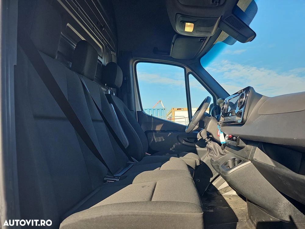 Mercedes-Benz Sprinter - 10