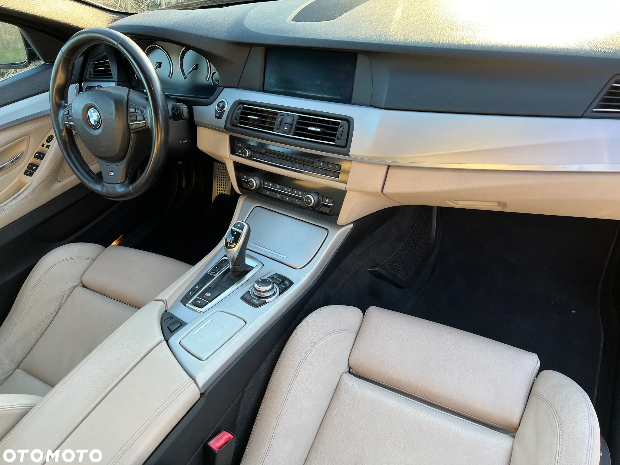 BMW Seria 5 530d xDrive Touring Sport-Aut - 9