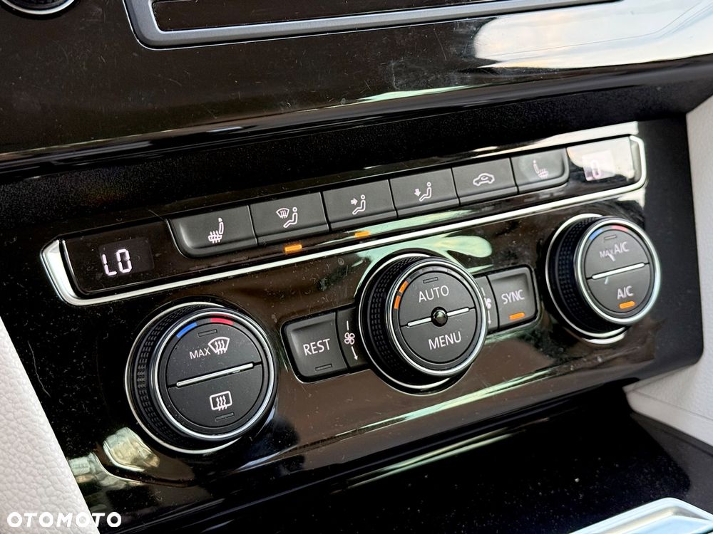 Volkswagen Passat - 15