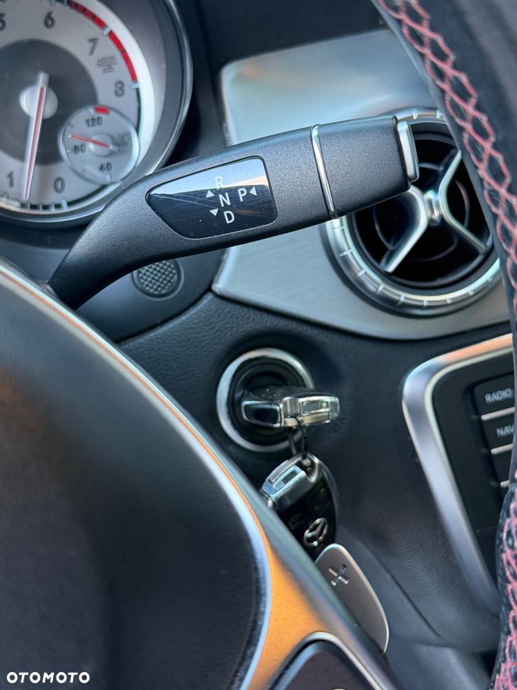 Mercedes-Benz CLA 180 7G-DCT AMG Line - 38