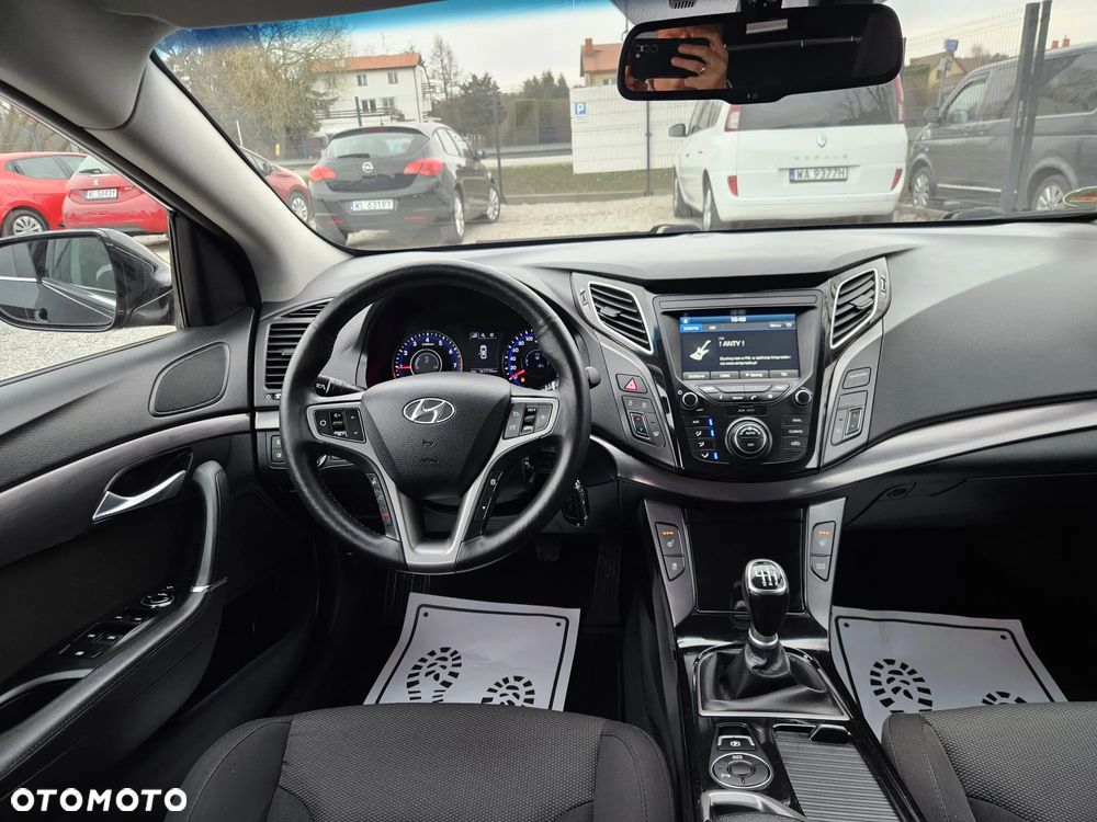 Hyundai i40 Kombi blue 1.6 Trend - 21