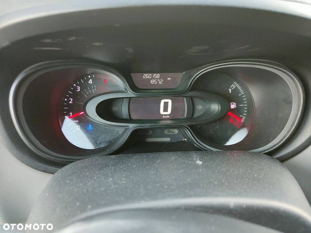 Renault Trafic - 13