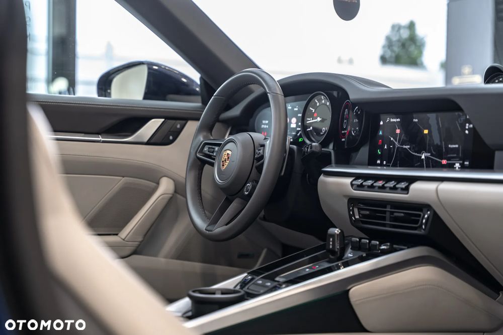Porsche 911 Targa 4 - 32