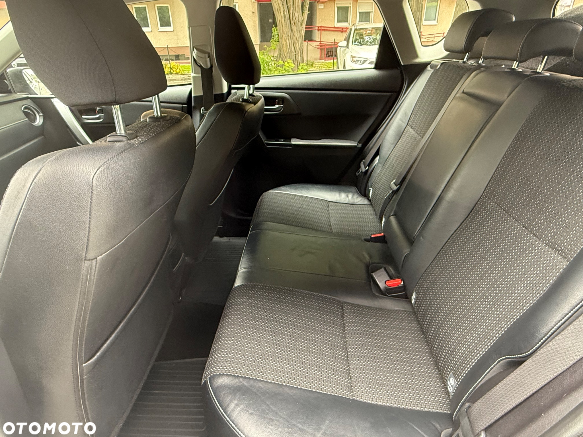 Toyota Auris 1.6 Prestige - 13