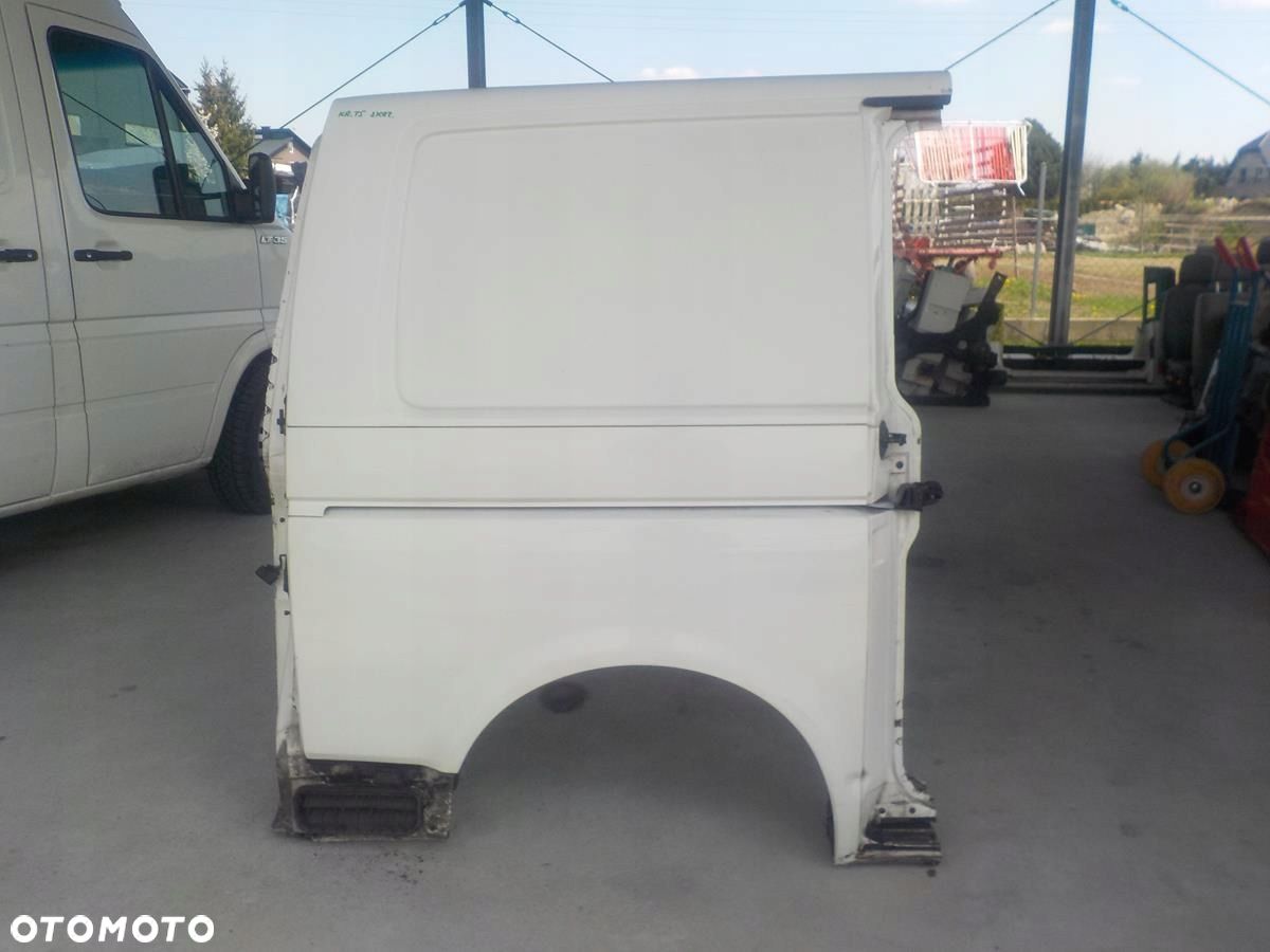 VW T5 T6 ĆWIARTKA PRAWA POSZYCIE BŁOTNIK PRAWY TYŁ - 1