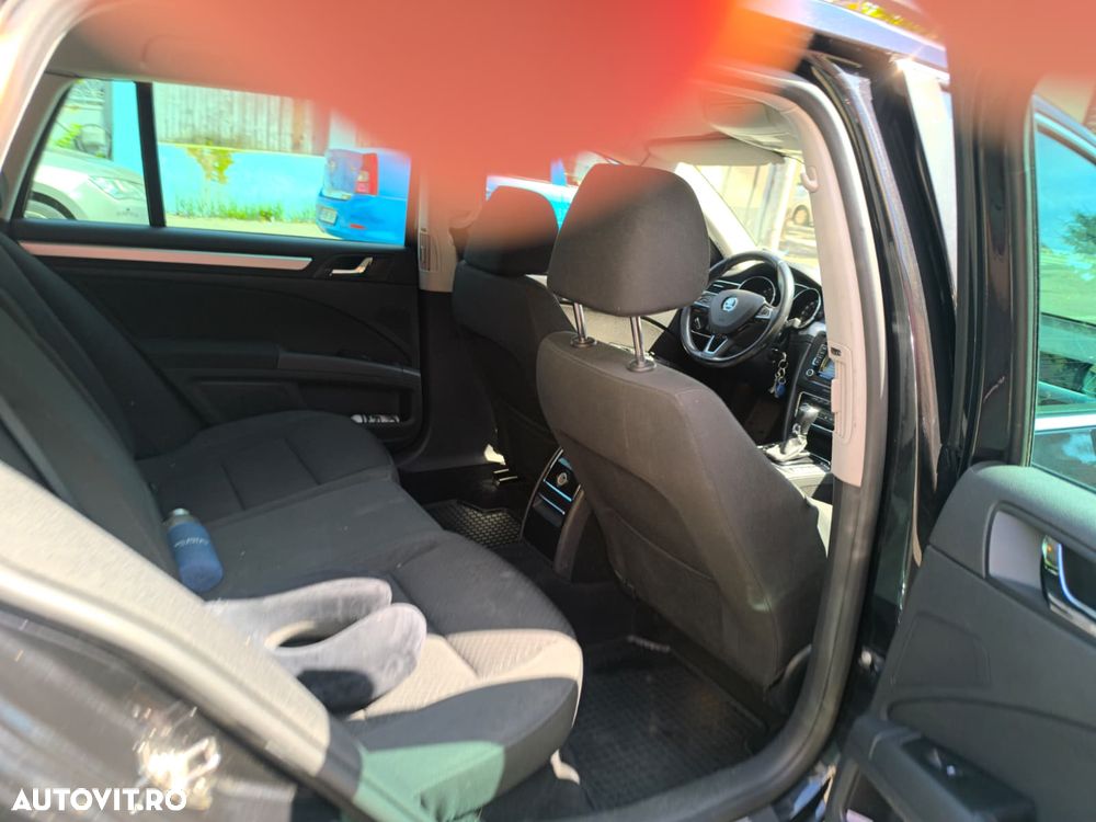 Skoda Superb 2.0 TDI DSG Ambition - 6