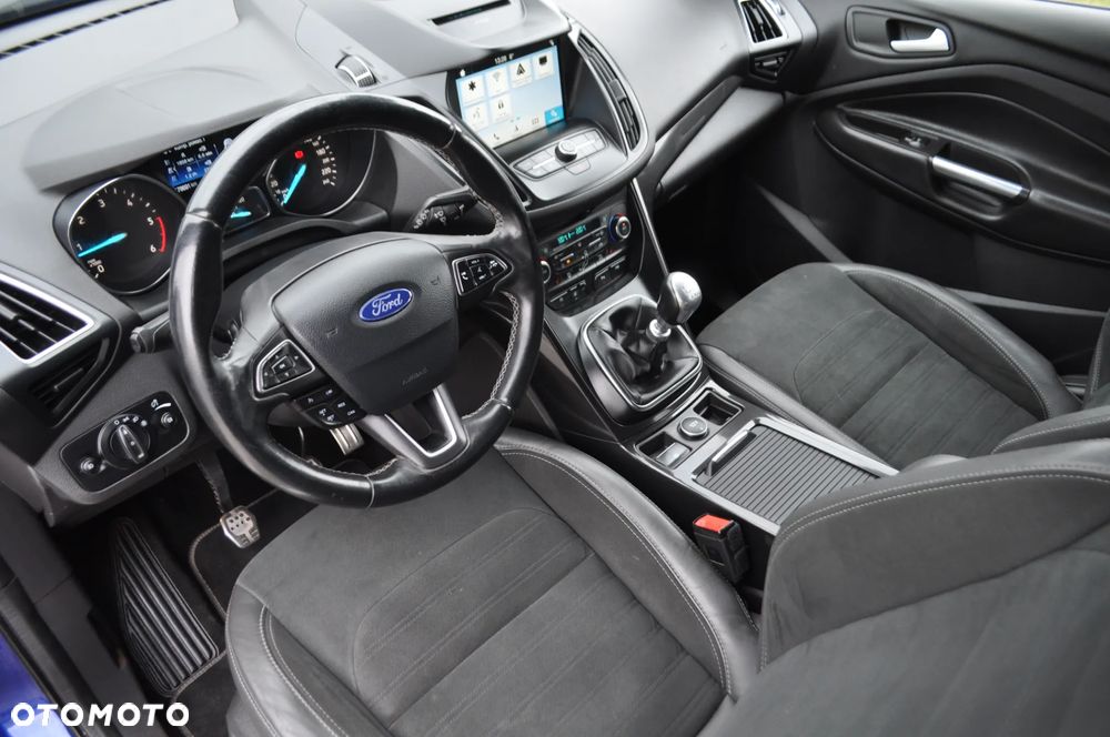 Ford Kuga 2.0 TDCi 4x4 ST-Line - 27