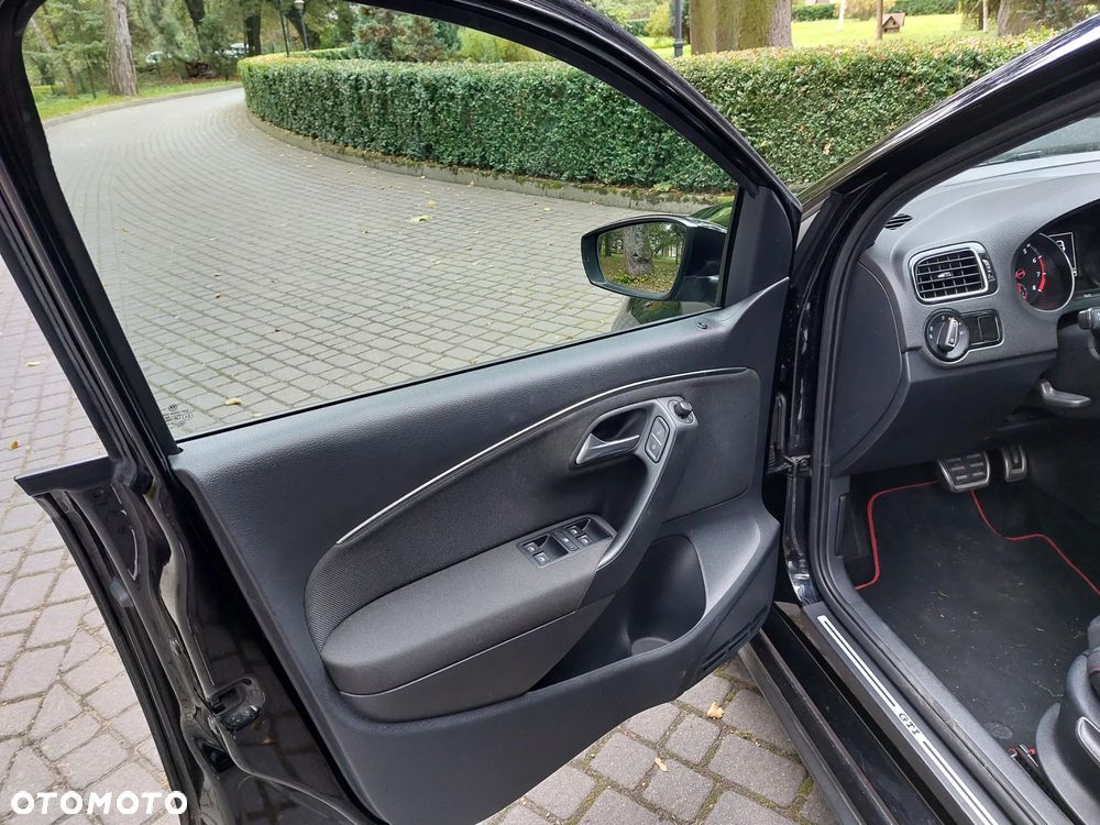 Volkswagen Polo - 11