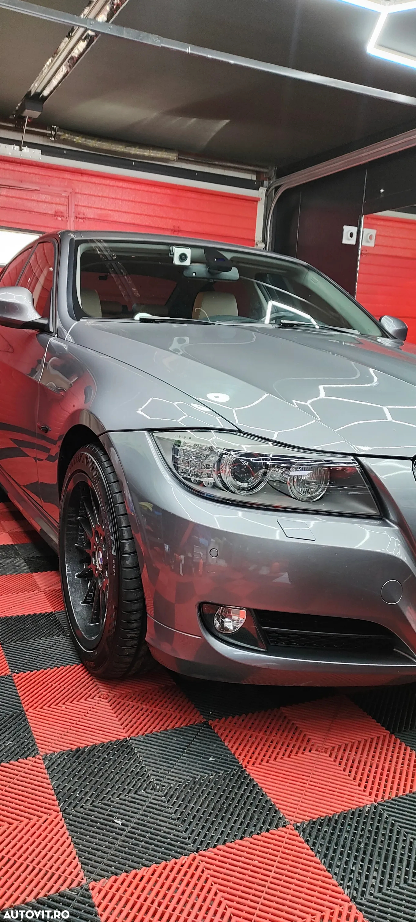 BMW Seria 3 320i - 9