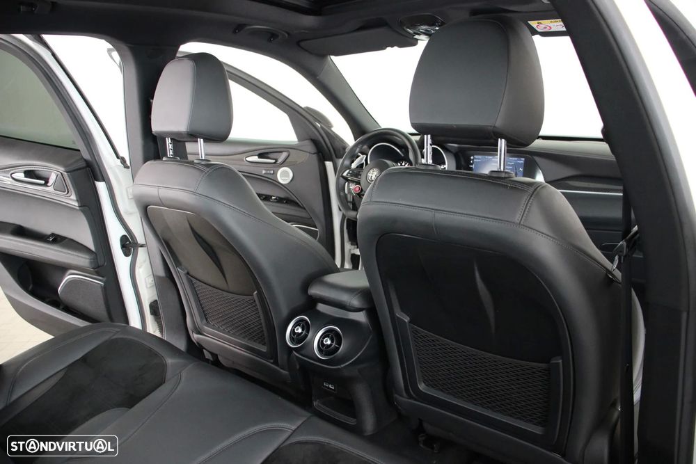 Alfa Romeo Stelvio 2.9 T Quadrifoglio AT8 Q4 - 16