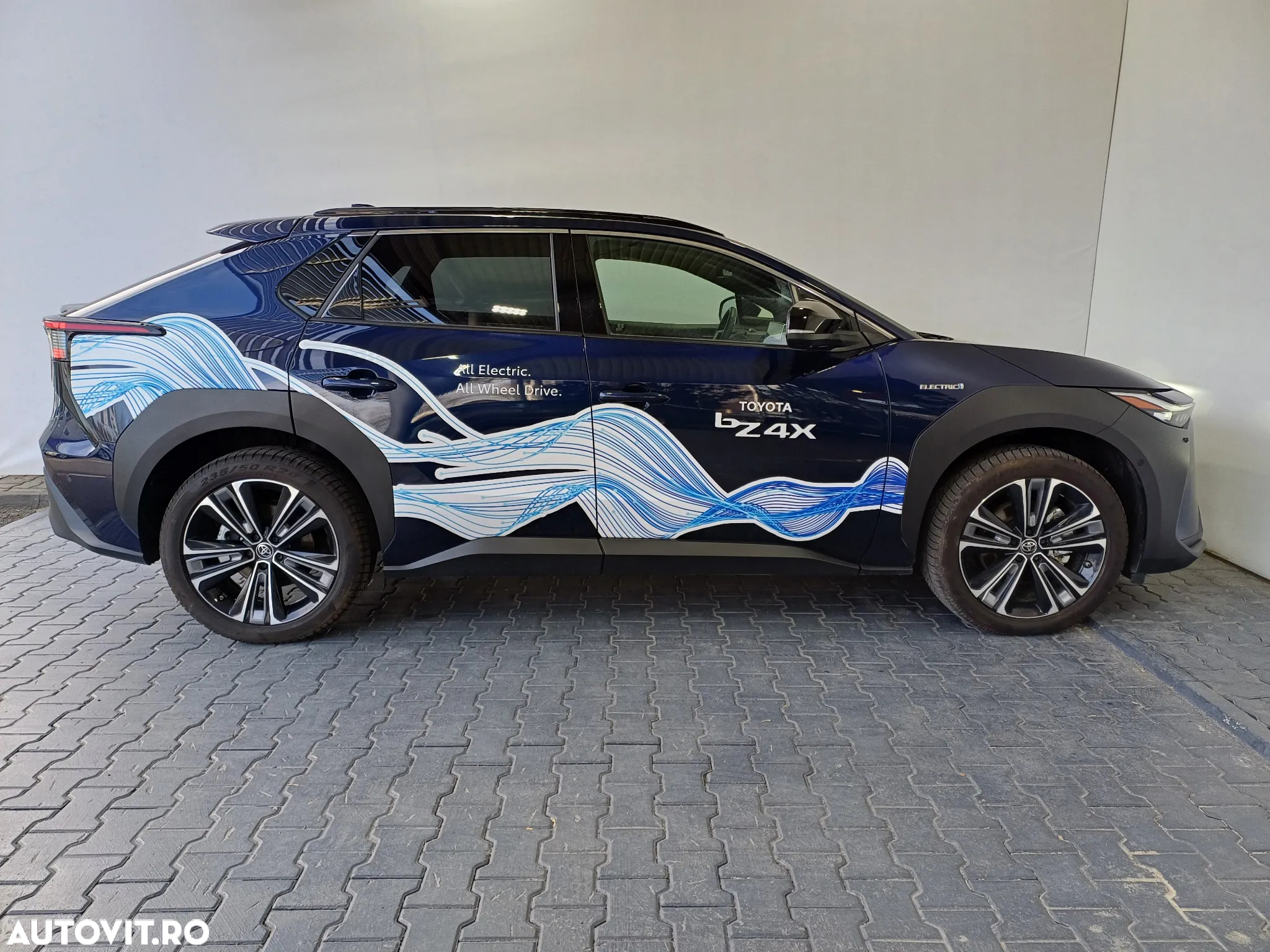 Toyota BZ4X 160 KW AWD (4x4) Luxury - 28