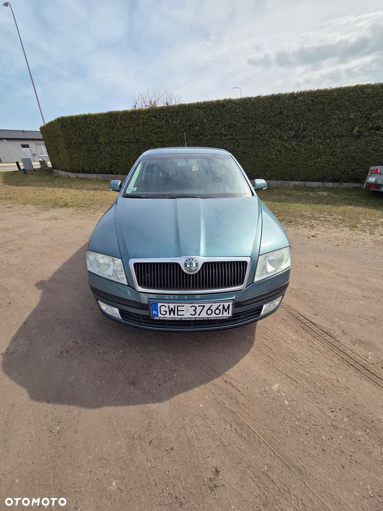 Skoda Octavia 1.6 Ambiente - 2
