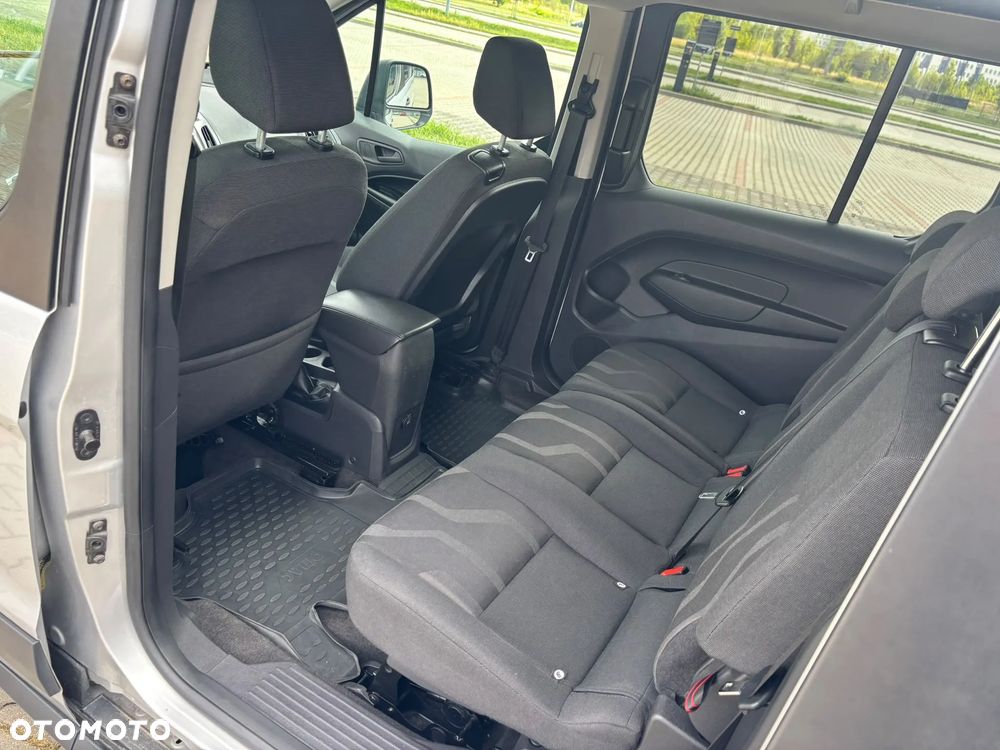 Ford Tourneo Connect Grand - 24