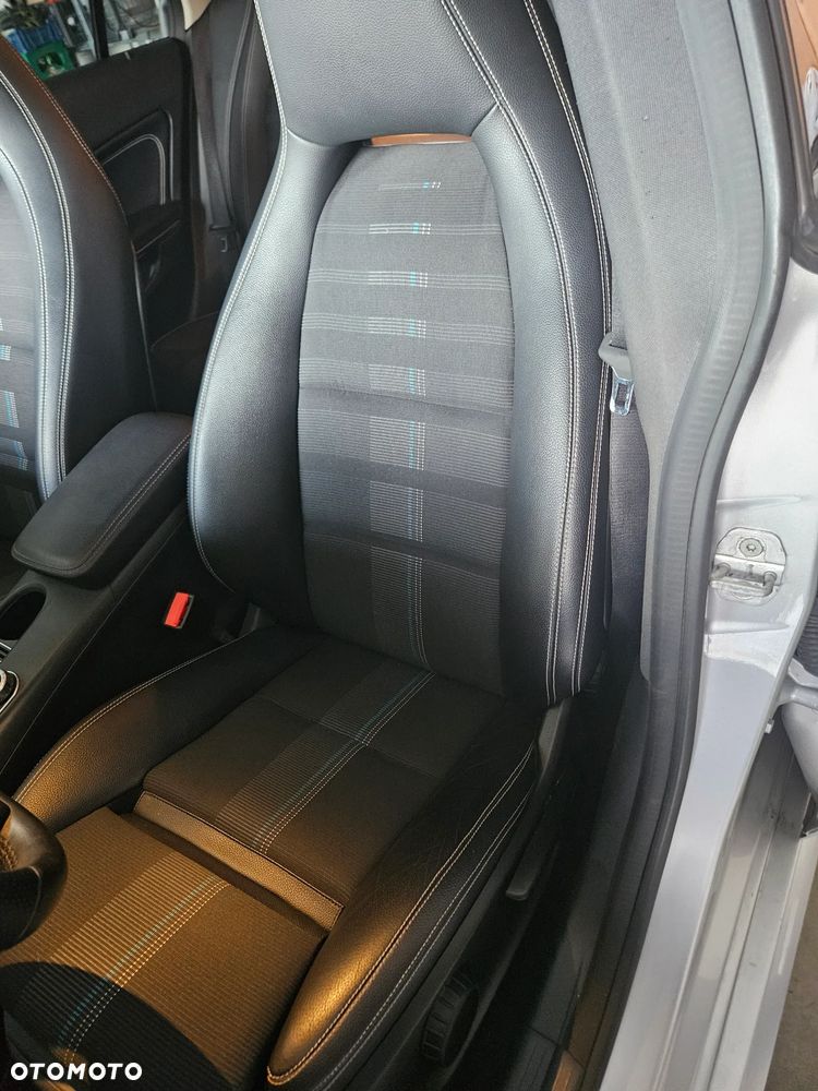 Mercedes-Benz CLA 180 d 7G-DCT AMG Line - 2
