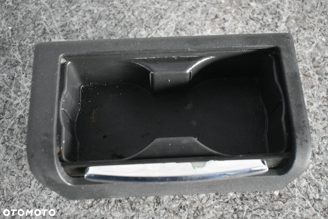 SCHOWEK NA NAPOJE ROLETKA VECTRA C SIGNUM - 2