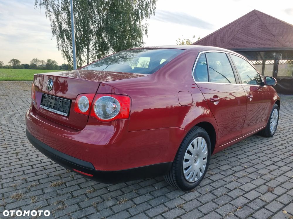 Volkswagen Jetta - 5