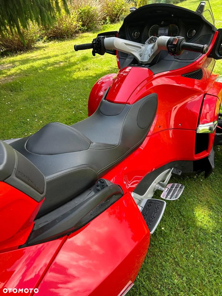 Can-Am Spyder - 16