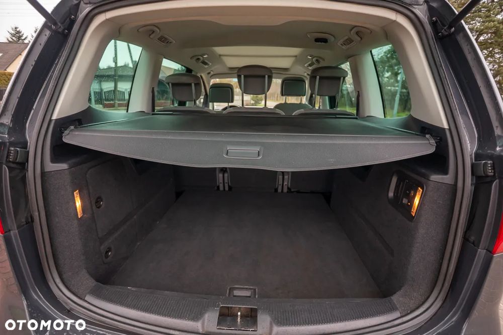 Volkswagen Sharan 2.0 TDI DSG BlueMotion Technology Comfortline - 31