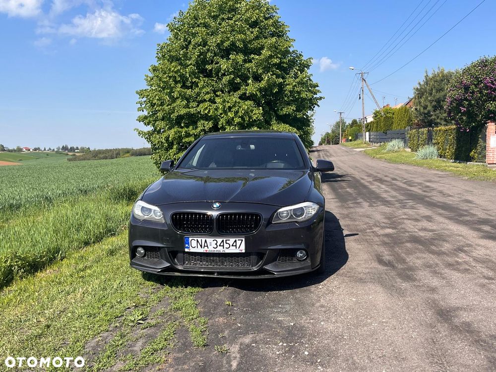 BMW Seria 5 550i xDrive Sport-Aut