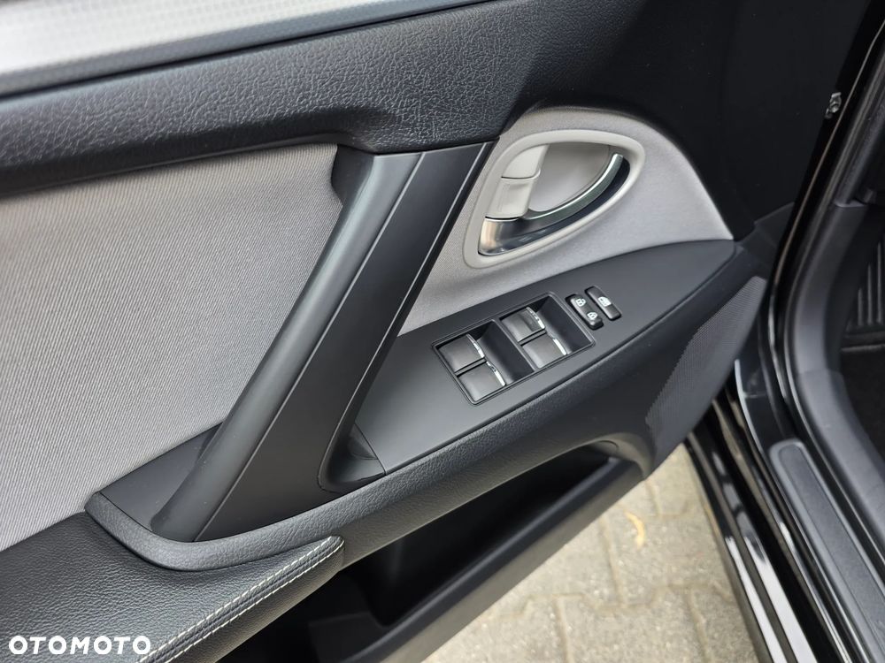 Toyota Avensis - 15